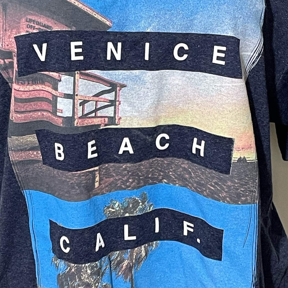 Mens Size Large T Shirt NWT